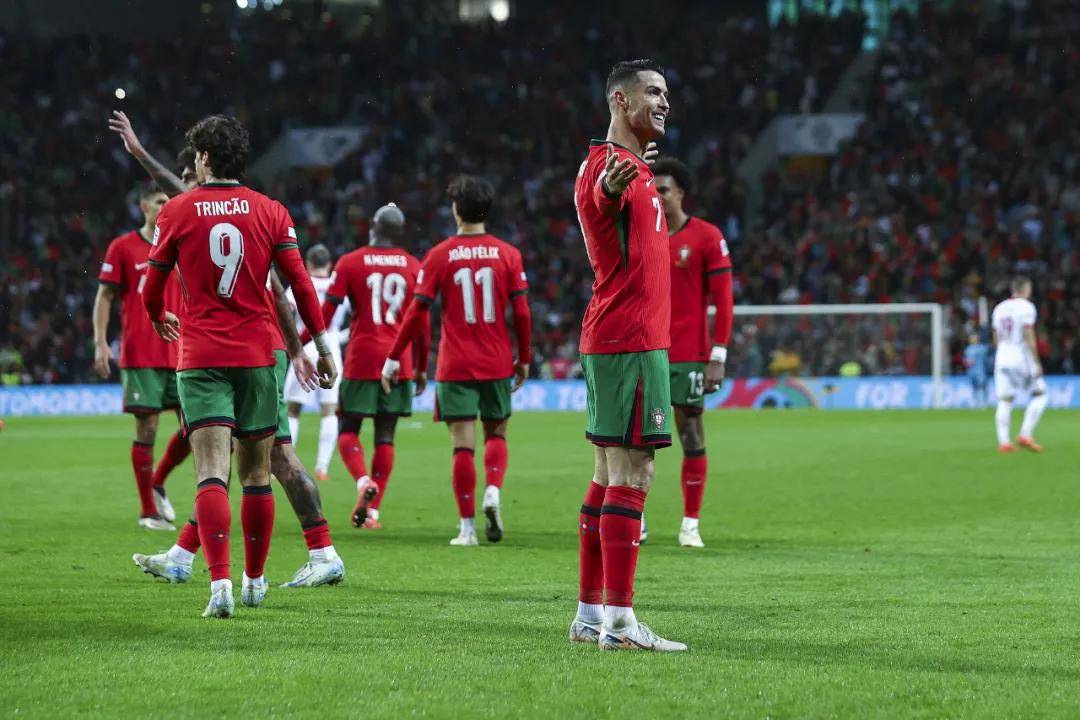 爱游戏官网入口-C罗在湖人比赛中最后时刻胜出，出色发挥引发热议！的简单介绍