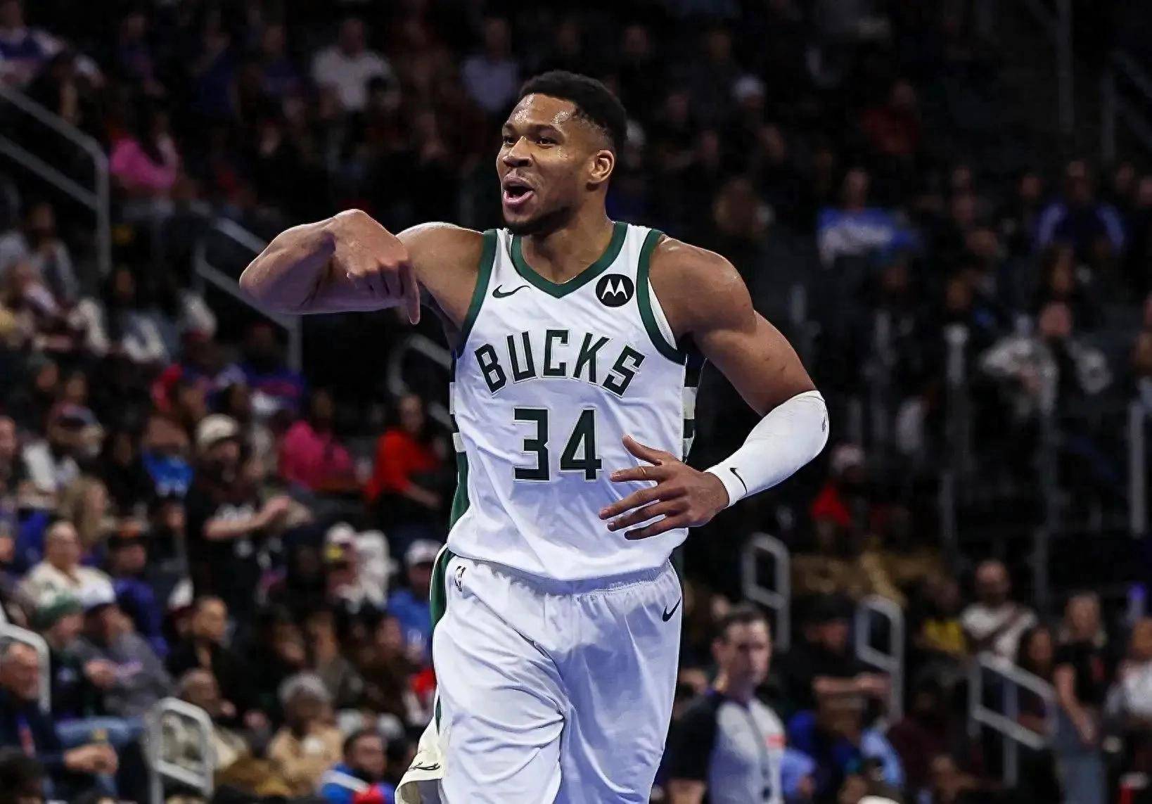 爱游戏官网入口-字母哥重返赛场，持续失利首场状态出色，老鹰观众沸腾！