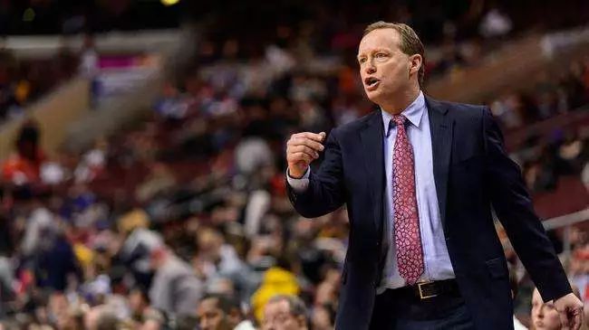 爱游戏-TheShy遭遇十二持续失利，雄鹿教练压力巨大！