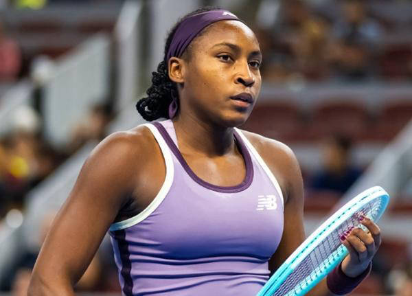 AI GAMES-莎拉波娃迎来十赛季出色发挥，G2观众热烈欢呼！